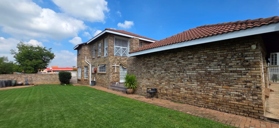 4 Bedroom Property for Sale in Miederpark North West